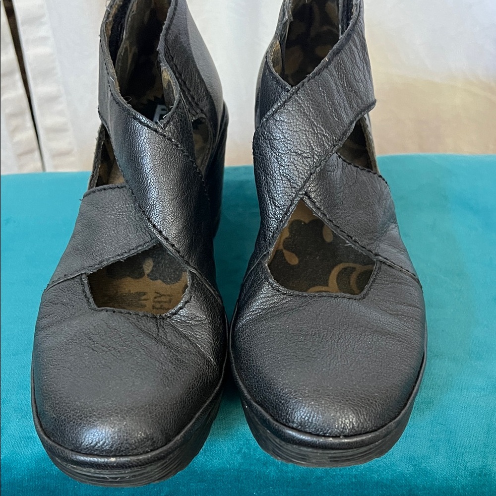 Fly London Black Leather yogo platform wedge shoe size 40 EU